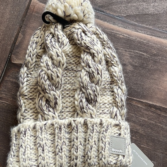 NEW Bench Winter Hat - Picture 5 of 6